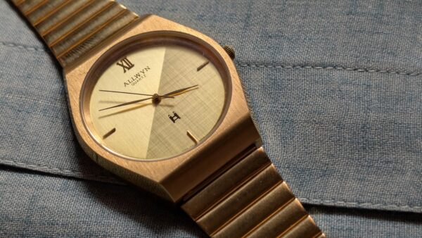 allwyn dual tone dial gold vintage wrist watch